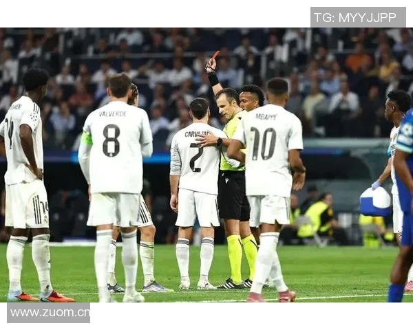 罗德里戈禁区内巧妙漏球晃倒后卫右脚弧线球精彩破门