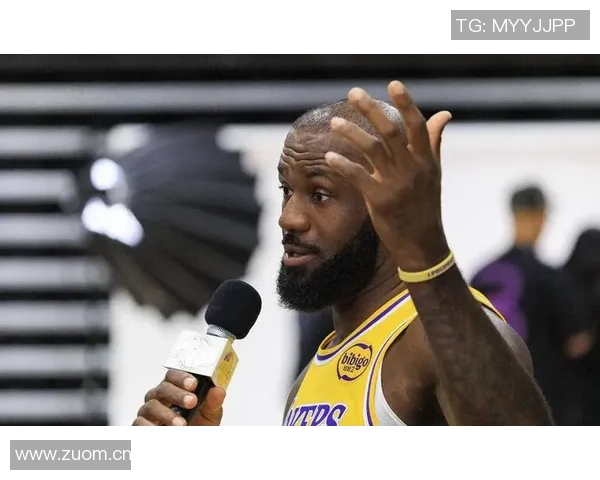 詹姆斯专注精神引领球队AD称其对教练和队友要求严格 詹姆斯专注精神引领球队AD称其对教练和队友要求严格