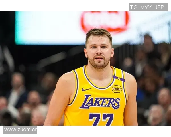 东契奇称赞斯玛特防守沟通能力强调队友们都愿意倾听他的意见 东契奇称赞斯玛特防守沟通能力强调队友们都愿意倾听他的意见