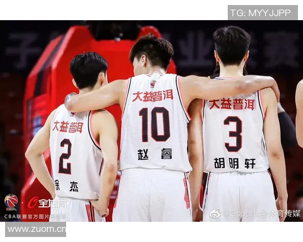 赵睿身穿宏远训练服备战全运会展现时光倒流的独特魅力 赵睿身穿宏远训练服备战全运会展现时光倒流的独特魅力